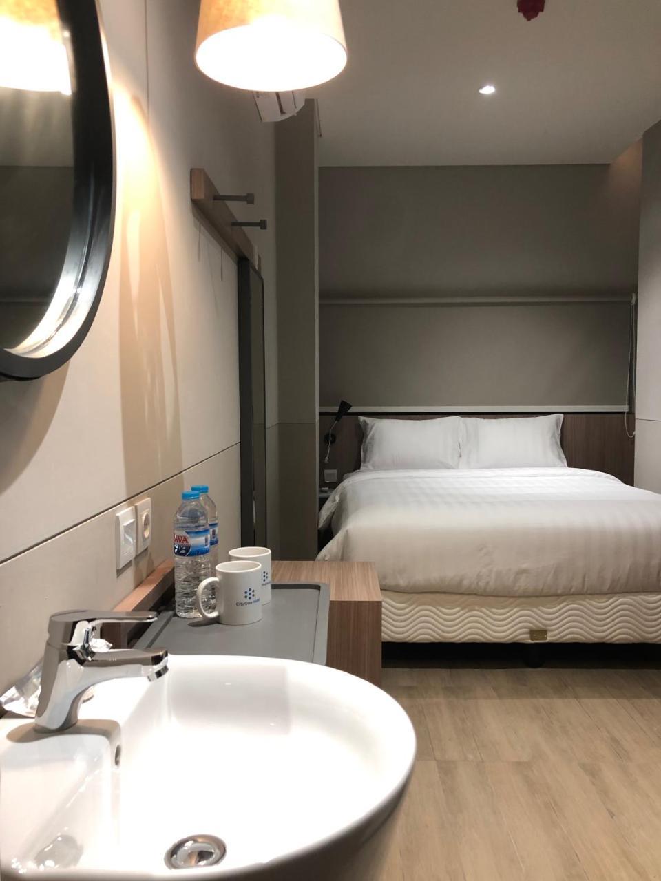 Citrip Hotel Simpang Lima Semarang Buitenkant foto