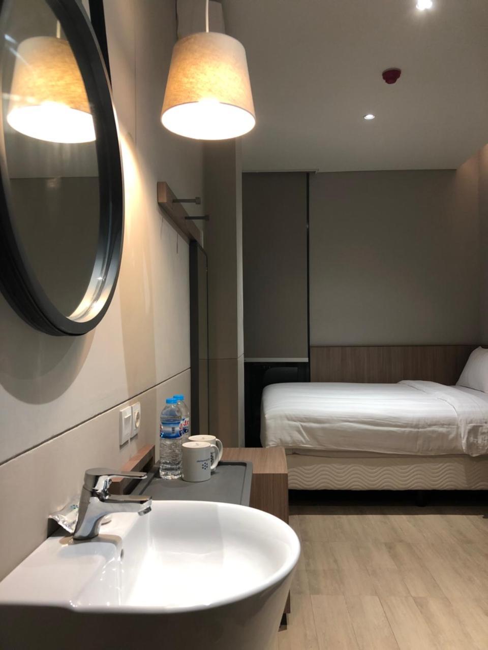 Citrip Hotel Simpang Lima Semarang Buitenkant foto